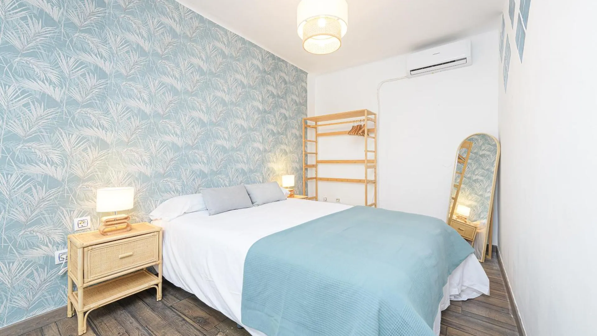 City Center Penthouse & Parking Málaga İspanya