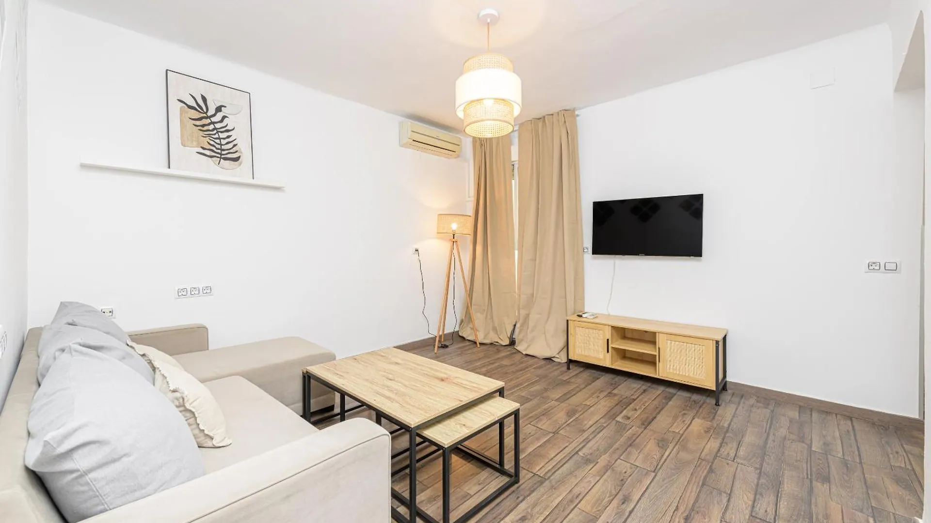 City Center Penthouse & Parking Málaga Daire